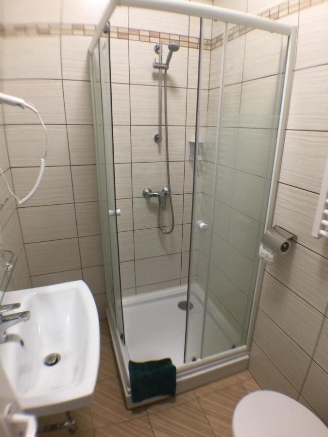 Patavár Panzió Étterem Gyongyospata Extérieur photo