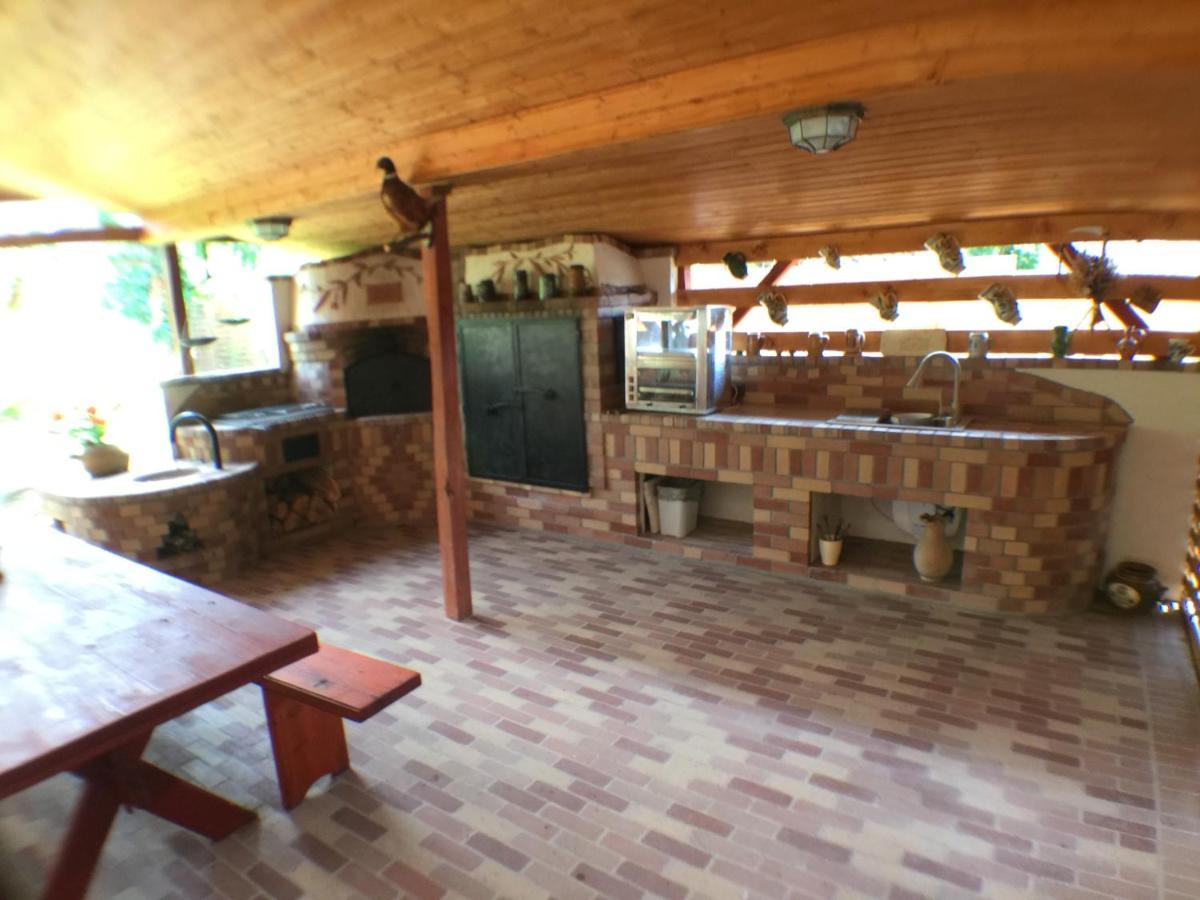 Patavár Panzió Étterem Gyongyospata Extérieur photo